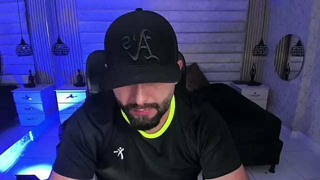 XXX chat uživo modela jhon_bear03