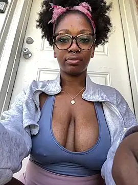 Chatroom XXX en direct de mochamimi