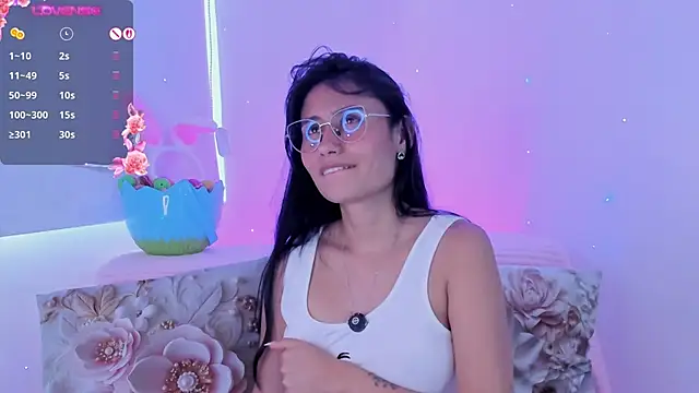 NayeCloud's Live XXX Chat