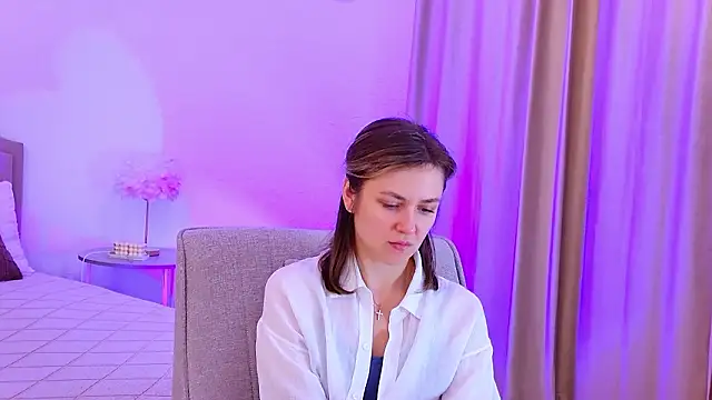 EmeraldGlow élő XXX-chatje