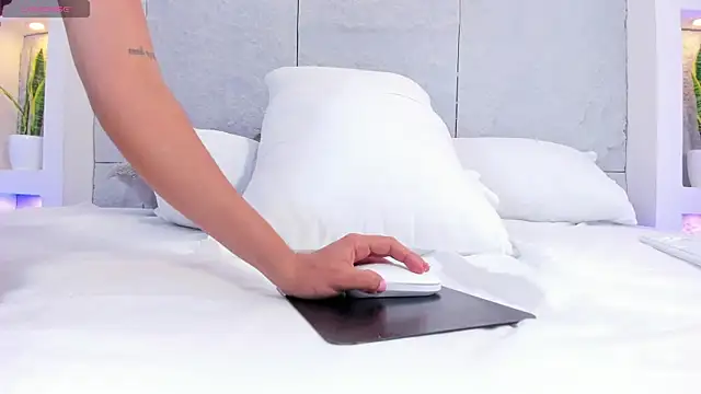 AlassiaHocthner – Naživo XXX chat