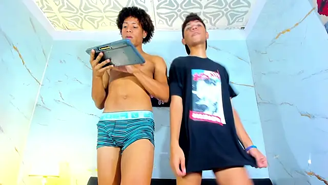 Pokazy przed kamerką – Room_hot_1