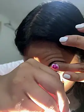 Mila_Morgan Adlı Modelin Canlı XXX Sohbeti