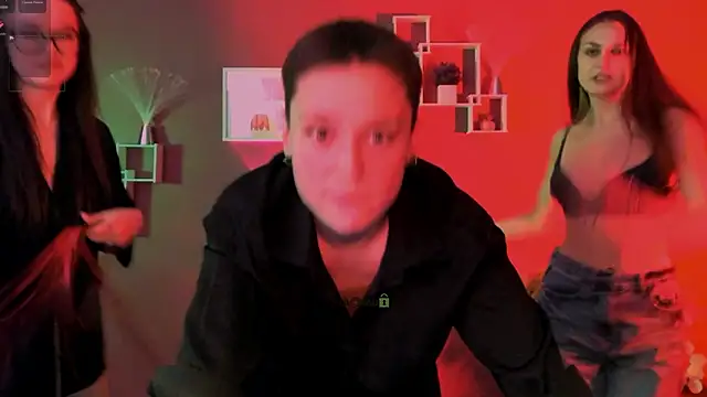 clery_abyss Adlı Modelin Canlı XXX Sohbeti