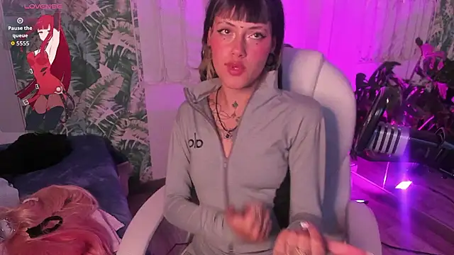 _sharlotte777 Adlı Modelin Canlı XXX Sohbeti