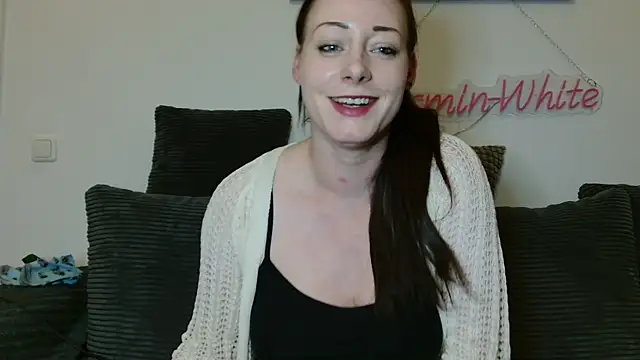 Jasmin-White's Live XXX Chat