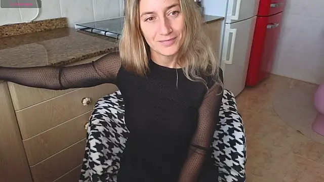 Lunamix Adlı Modelin Canlı XXX Sohbeti