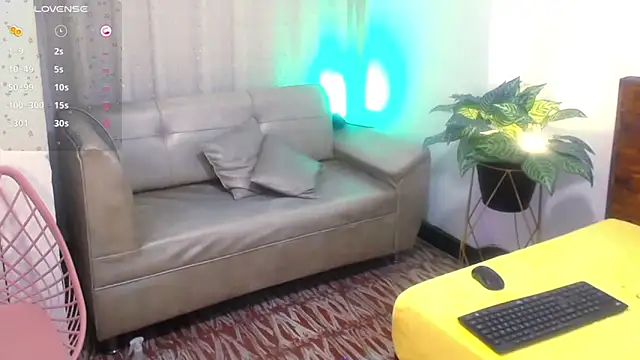 Yeseniaa25_ 现场XXX聊天