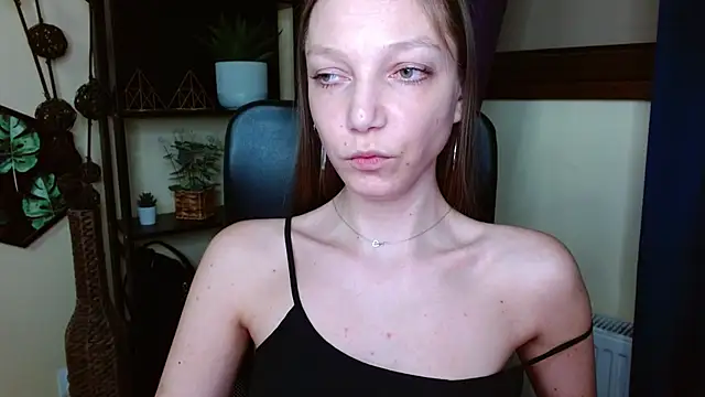 EmillyPlay – Live XXX-chat