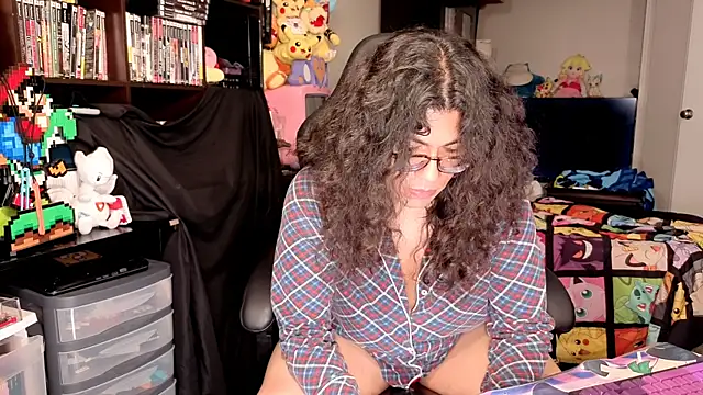 ShinyCherub Show in webcam