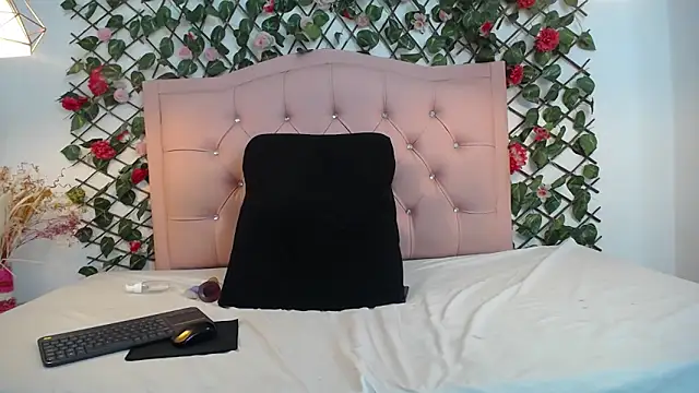 LucyCute_1's Live XXX Chat