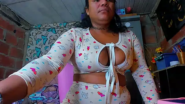 lucianabigcockxx Adlı Modelin Canlı XXX Sohbeti