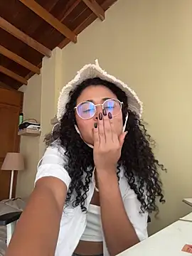 GabriSaenz – webcam-show