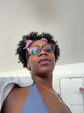 Chat +18 de mochamimi ao vivo