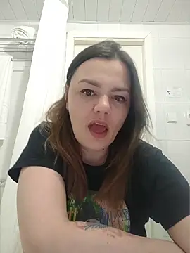 دردشة KrissSexi الجنسية المباشرة