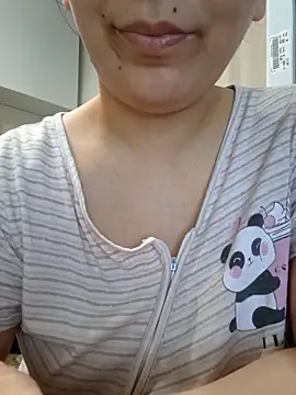 Emi_hot1 现场XXX聊天