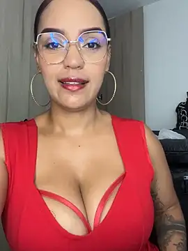 Sara-77's Live XXX Chat