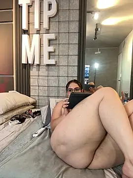 Chatroom XXX en direct de Tayler_Kim