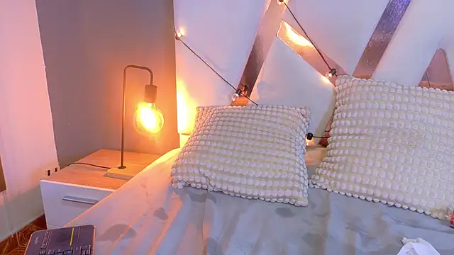 MyApril__ – Naživo XXX chat