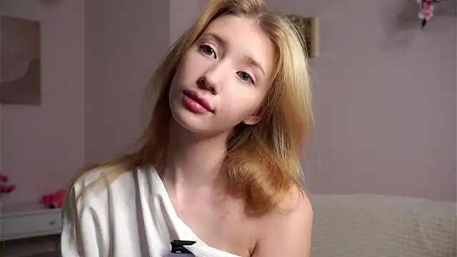 SunnivaCovil's Live XXX Chat