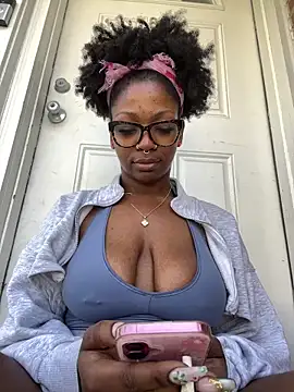 mochamimi Show in webcam