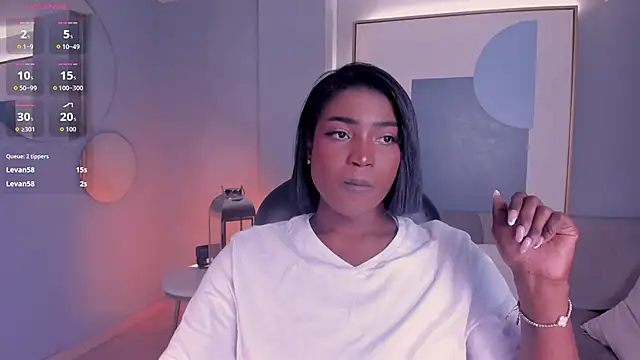 SavannahStorm Show in webcam