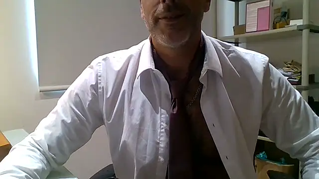 XXX chat uživo modela 66MA69