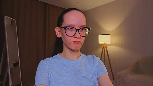 BettyBrowni élő XXX-chatje