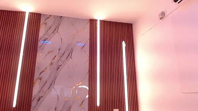 aixa_show élő XXX-chatje