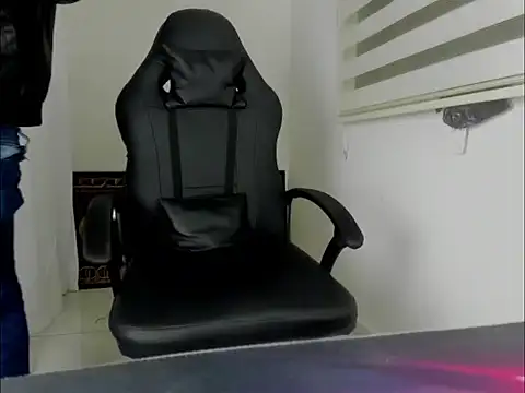 master_leather's Webcam Show