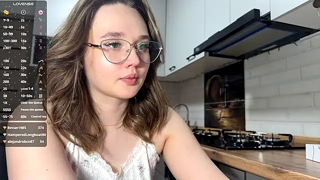 AinaSmith Adlı Modelin Canlı XXX Sohbeti