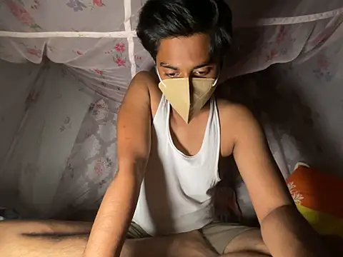 sinner2511: διαδικτυακό σόου στην κάμερα