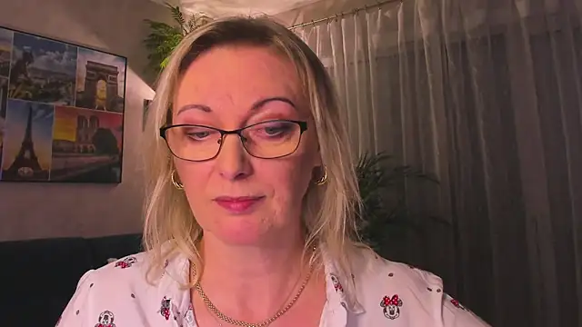 Show modela vanessa_chat na web-kameri