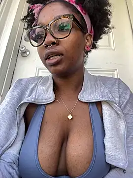 Czat XXX na żywo – mochamimi