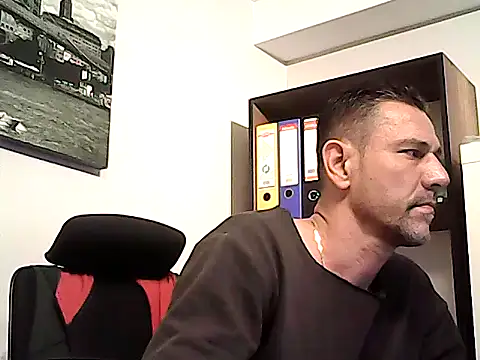 mastercharisma35のライブXXXチャット