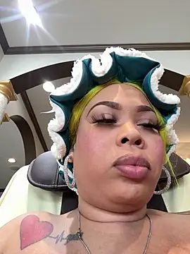 RenaThickAss Chat XXX live