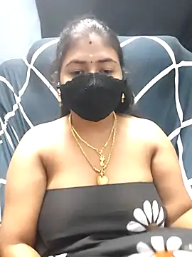 Tamil_Lotus Adlı Modelin Canlı XXX Sohbeti