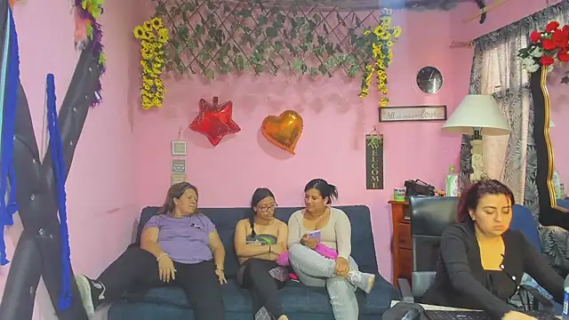 lesbiancuple 网络视讯表演