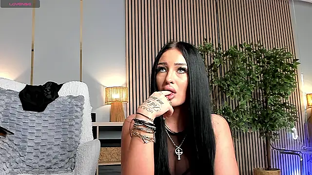 EmeraldKat's Live XXX Chat