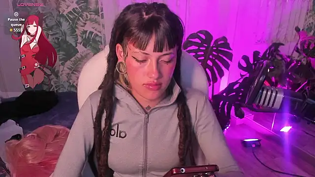 _sharlotte777 Adlı Modelin Canlı XXX Sohbeti