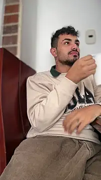 Chat +18 de juancho_hairy ao vivo