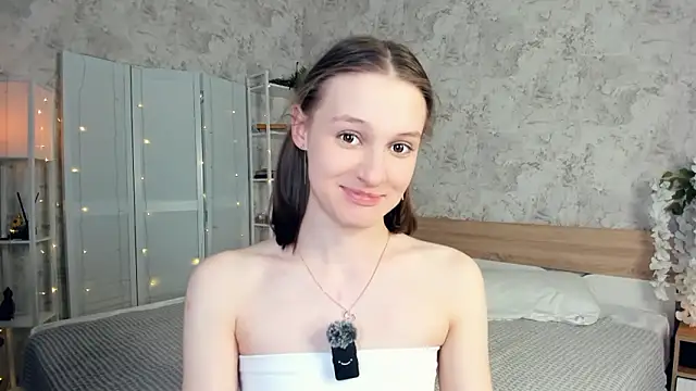 LianneBynon webcam show