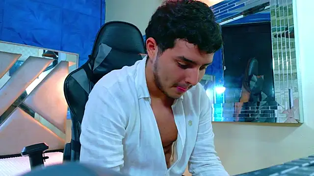 Oliver_Jamees Webcam show