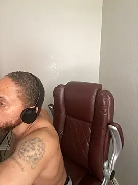 Chat +18 de Fathero1time ao vivo