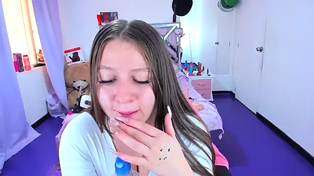 Chat +18 de Luna_Analya ao vivo