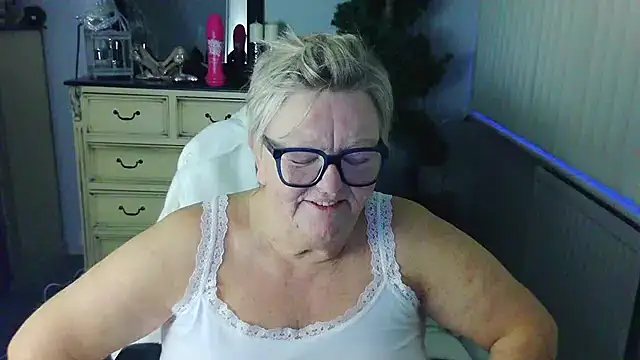 BridgetBlueEyes 即時 XXX 聊天