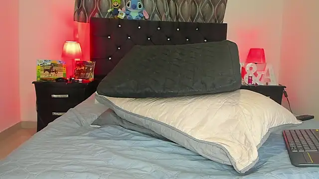 dereck_karter লাইভ XXX চ্যাট