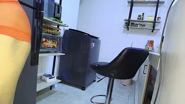 roxana_collins Chat XXX in diretta