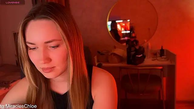 ChloeMillerMeow: онлайн-секс-чат