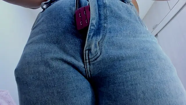 Amelia_Debora_Antonella Chat XXX in diretta